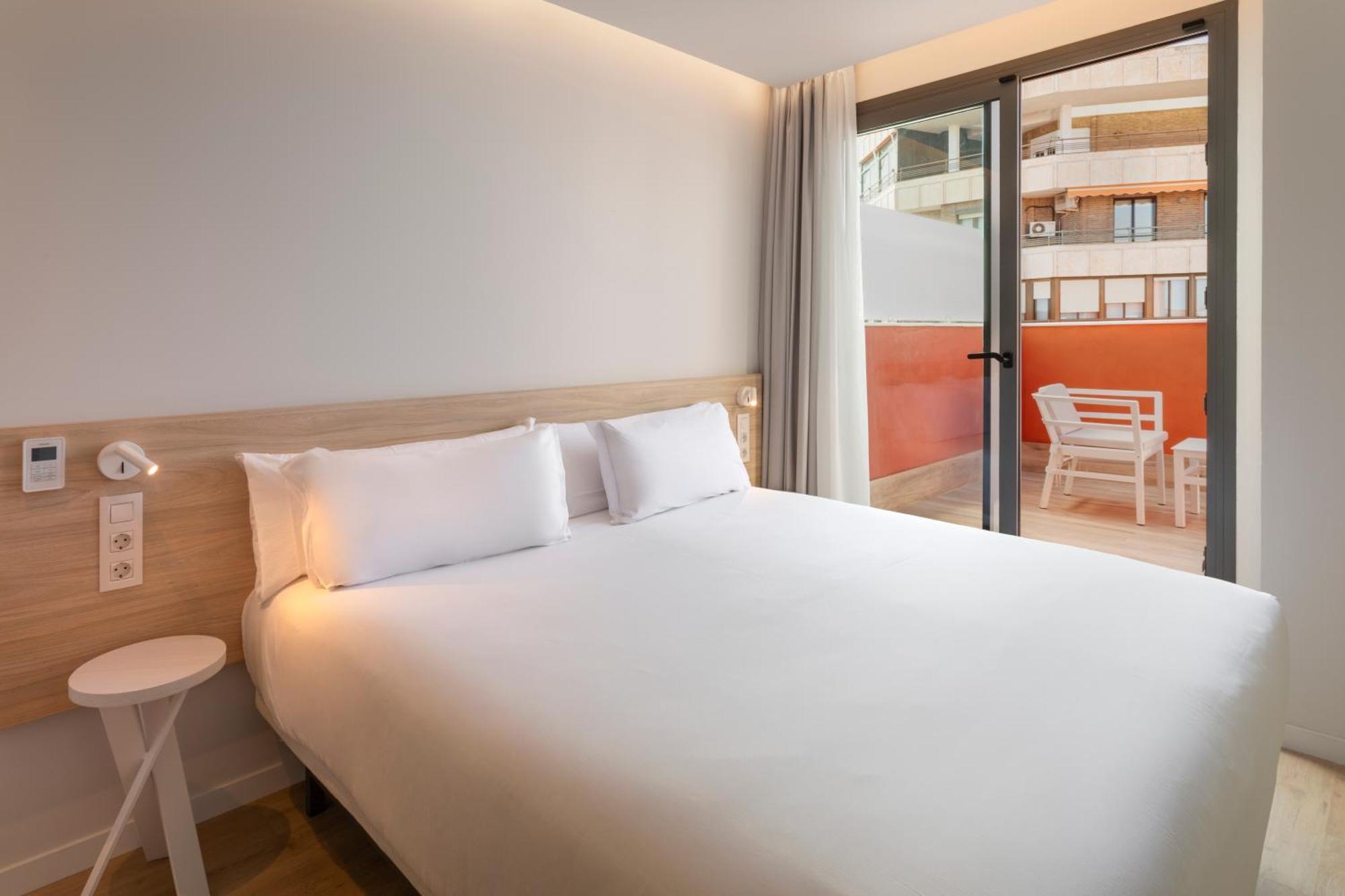 B&B Hotel Alicante Centro Екстериор снимка