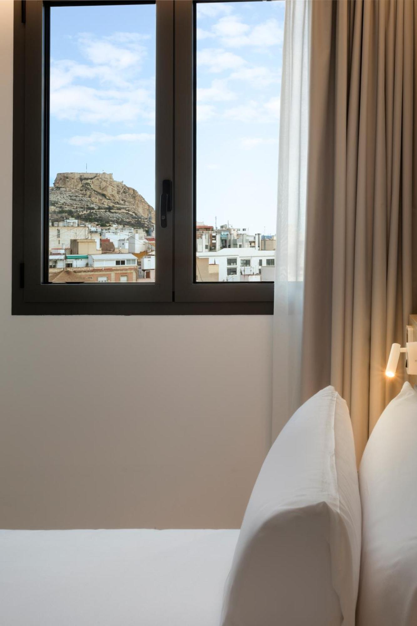 B&B Hotel Alicante Centro Екстериор снимка