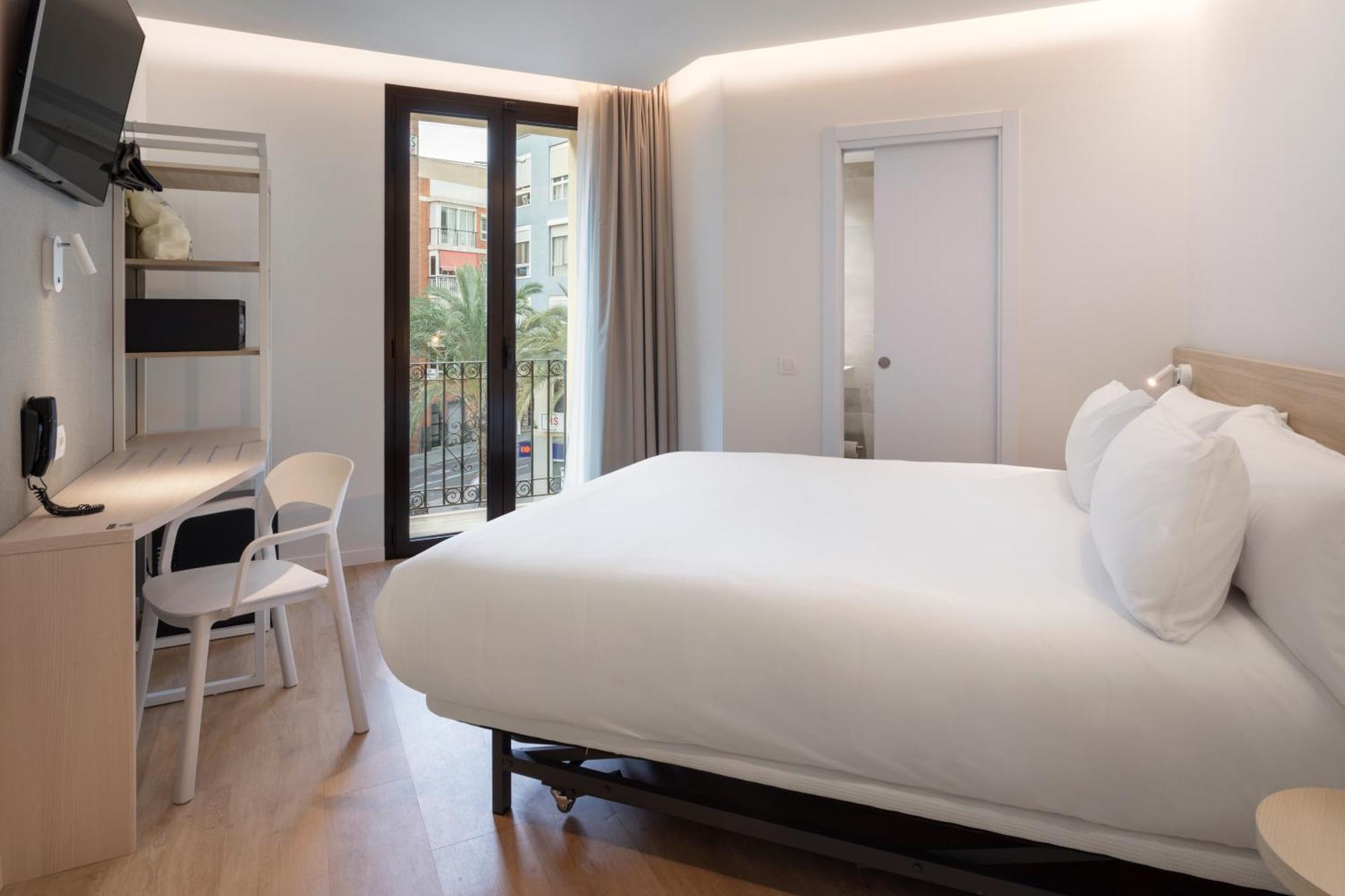 B&B Hotel Alicante Centro Екстериор снимка